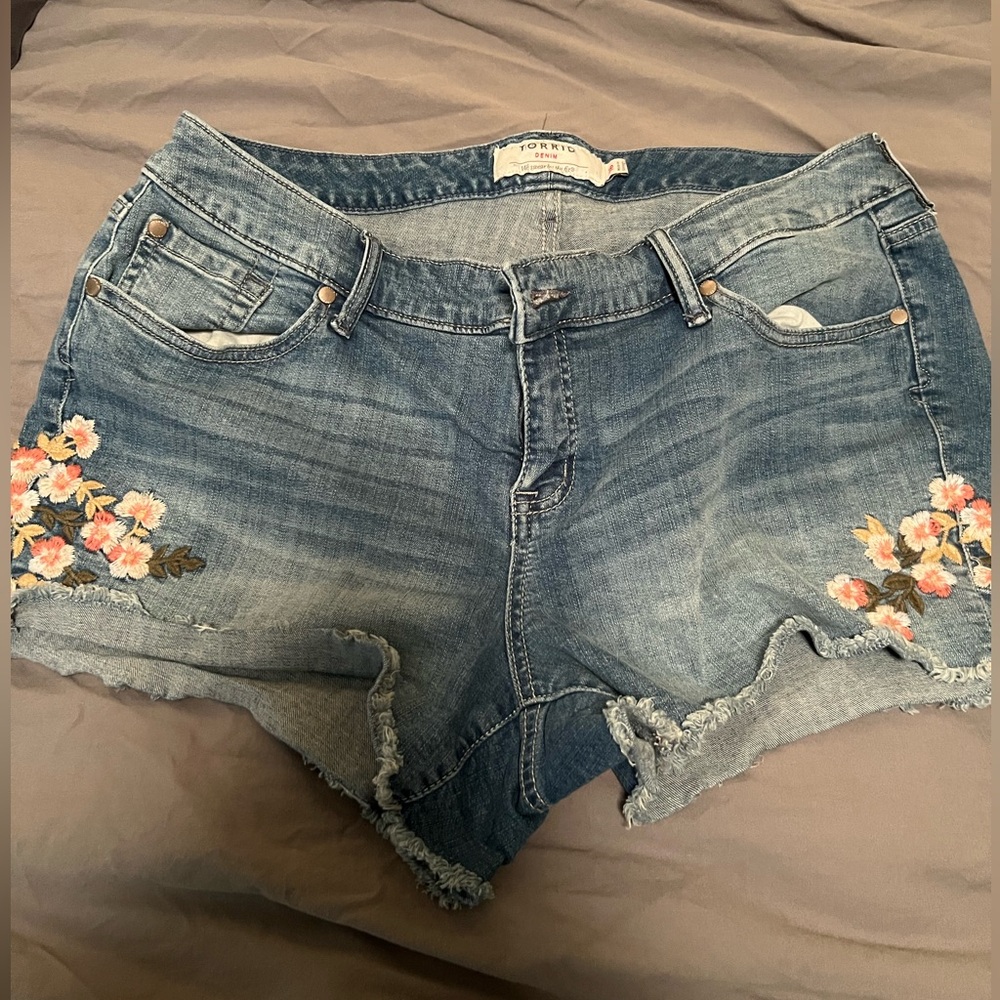 Torrid plus sized denim shorts